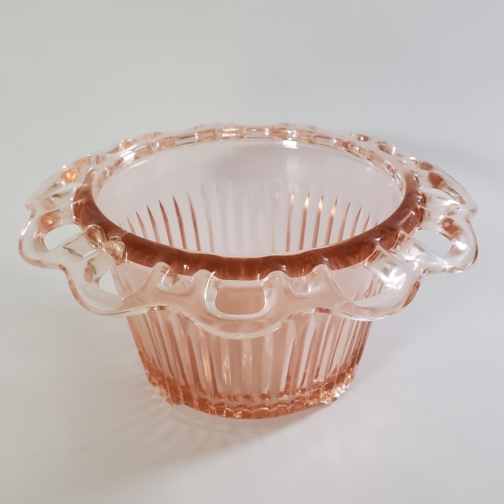 Pink Depression Glass Scalloped Edge Bowl Vase Vintage Collectible - Picture 2 of 12